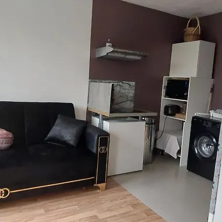 Dana S La Courneuve